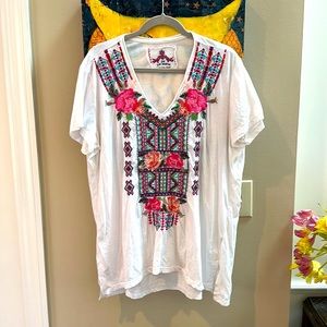 Johnny Was embroidered shirt size  XL